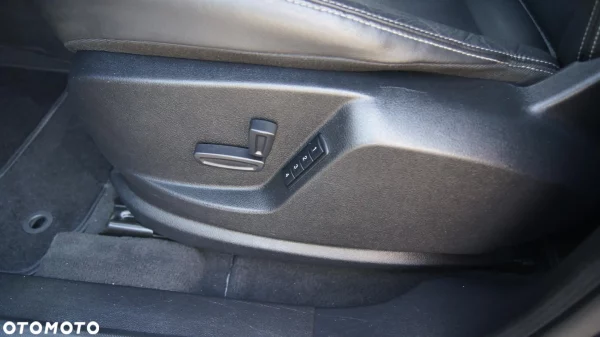 Ford S-Max 1.6 T Titanium - obrazek 21