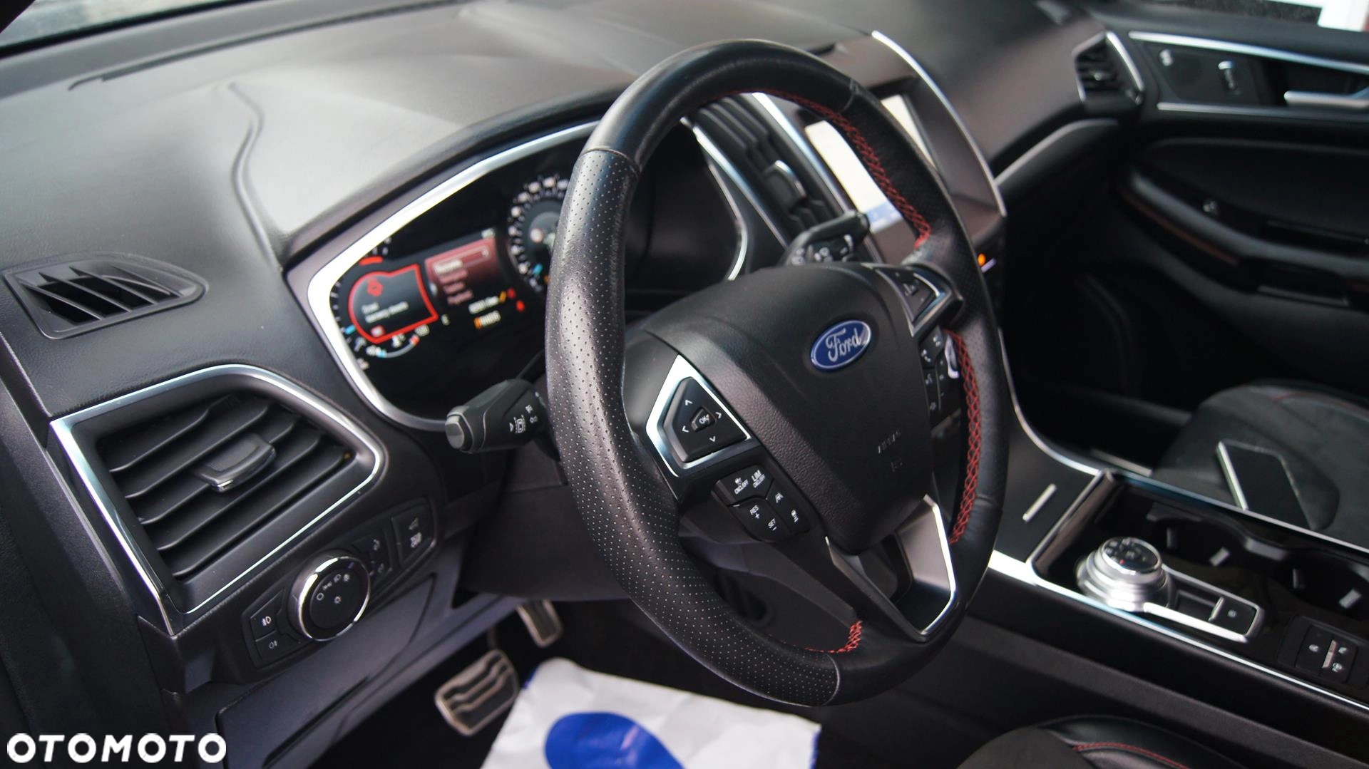 Ford Edge 2.0 EcoBlue Twin-Turbo 4WD ST-Line - obrazek 4