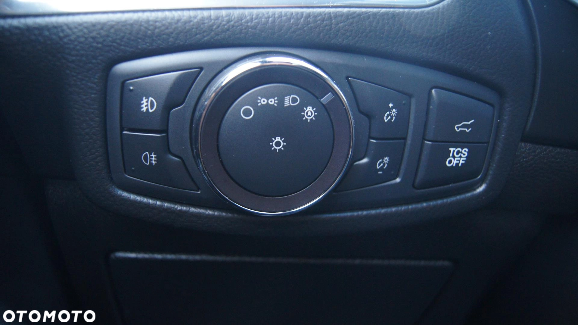 Ford Edge 2.0 EcoBlue Twin-Turbo 4WD ST-Line - obrazek 12