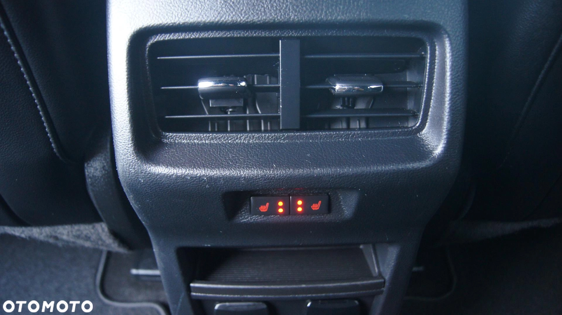 Ford Edge 2.0 EcoBlue Twin-Turbo 4WD ST-Line - obrazek 15