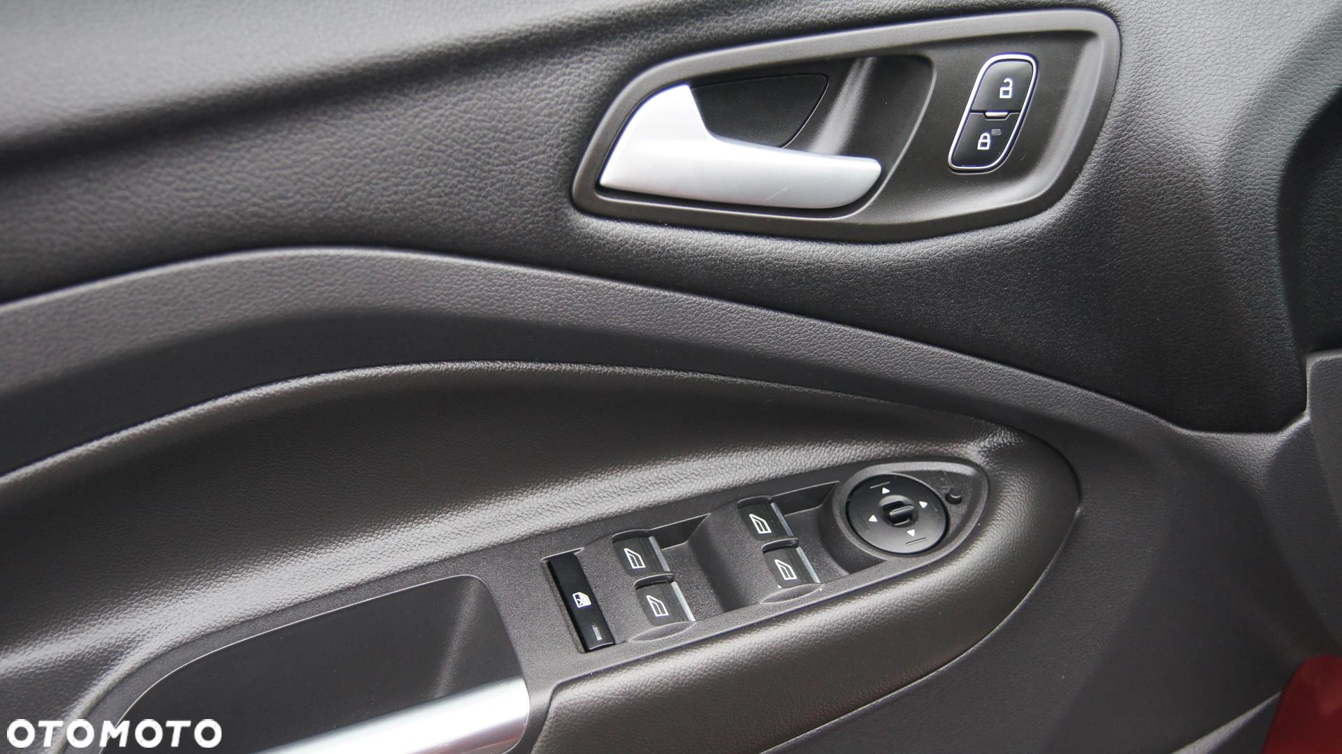 Ford Kuga 1.5 EcoBoost AWD ST-Line ASS - 2018 - obrazek 5