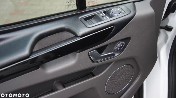 Ford Tourneo Custom 2.0 EcoBlue L1 Titanium SelectShift - obrazek 21