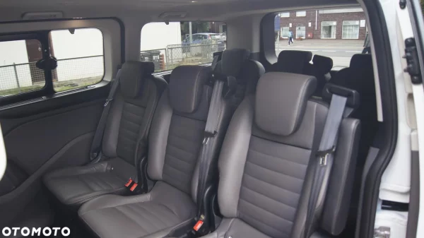 Ford Tourneo Custom 2.0 EcoBlue L1 Titanium SelectShift - obrazek 25