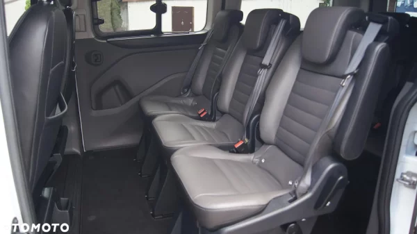 Ford Tourneo Custom 2.0 EcoBlue L1 Titanium SelectShift - obrazek 26