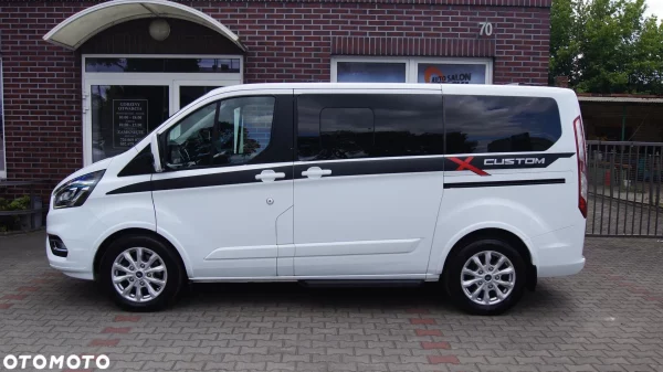 Ford Tourneo Custom 2.0 EcoBlue L1 Titanium SelectShift - obrazek 14