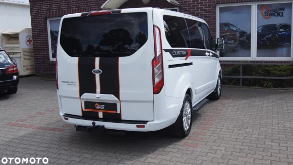 Ford Tourneo Custom 2.0 EcoBlue L1 Titanium SelectShift - obrazek 17