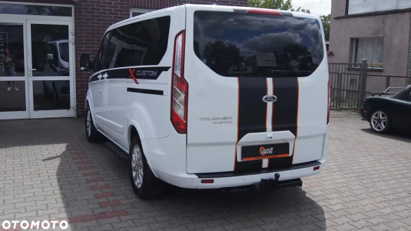 Ford Tourneo Custom 2.0 EcoBlue L1 Titanium SelectShift - obrazek 18