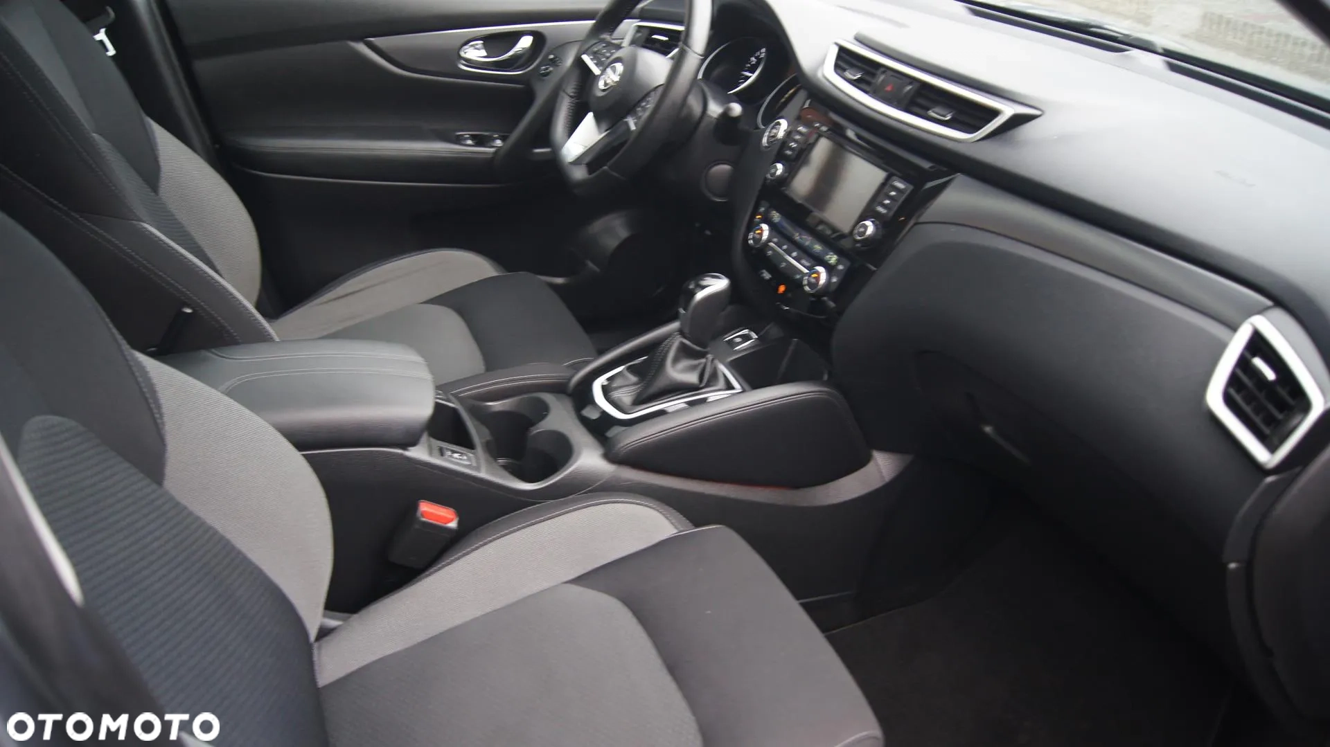 Nissan Qashqai 1.3 DIG-T Tekna DCT - obrazek 5