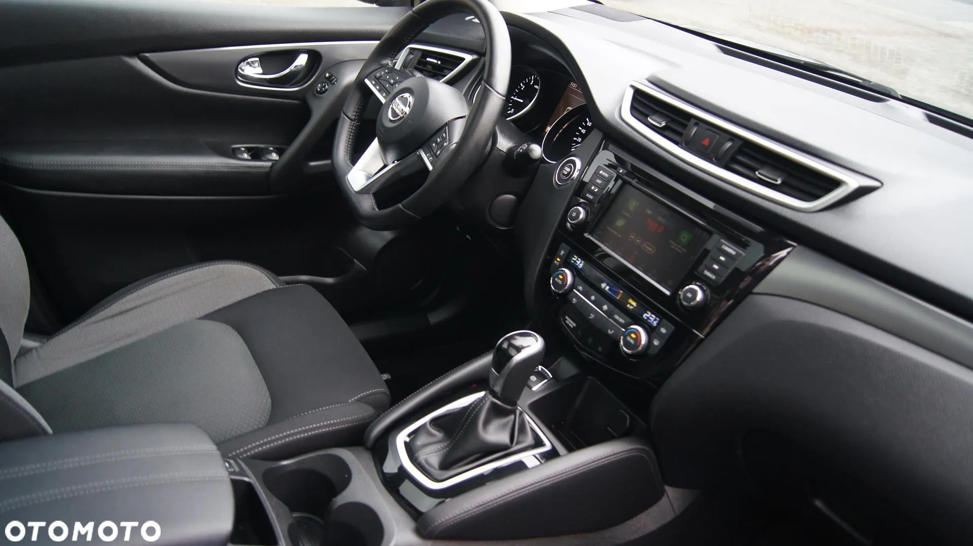 Nissan Qashqai 1.3 DIG-T Tekna DCT - obrazek 6