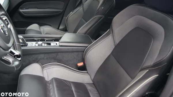 Volvo XC 60 D4 AWD R-Design - obrazek 21