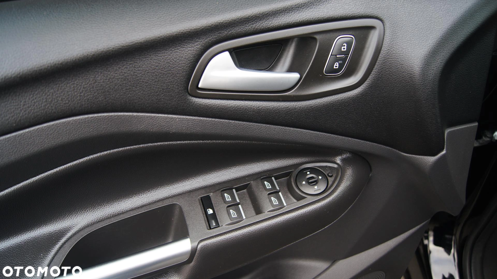 Ford Kuga 1.5 EcoBoost FWD Titanium ASS MMT6 - obrazek 24