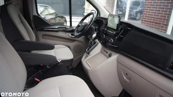 Ford Tourneo Custom 2.0 EcoBlue L1 Sport SelectShift - obrazek 3