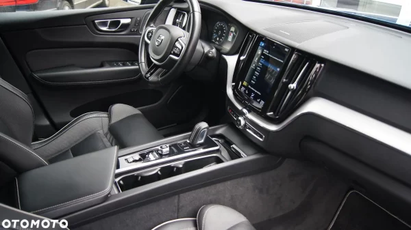 Volvo XC 60 D4 AWD R-Design - obrazek 24