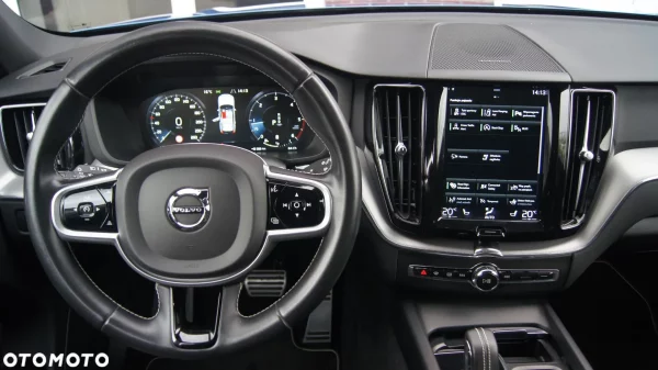 Volvo XC 60 D4 AWD R-Design - obrazek 2