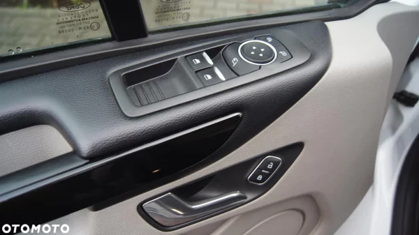 Ford Tourneo Custom 2.0 EcoBlue L1 Sport SelectShift - obrazek 11