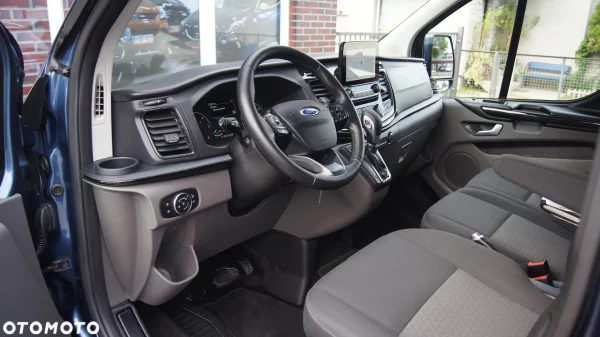 Ford Tourneo Custom 2.0 EcoBlue L1 Titanium SelectShift - 2020 - obrazek 22