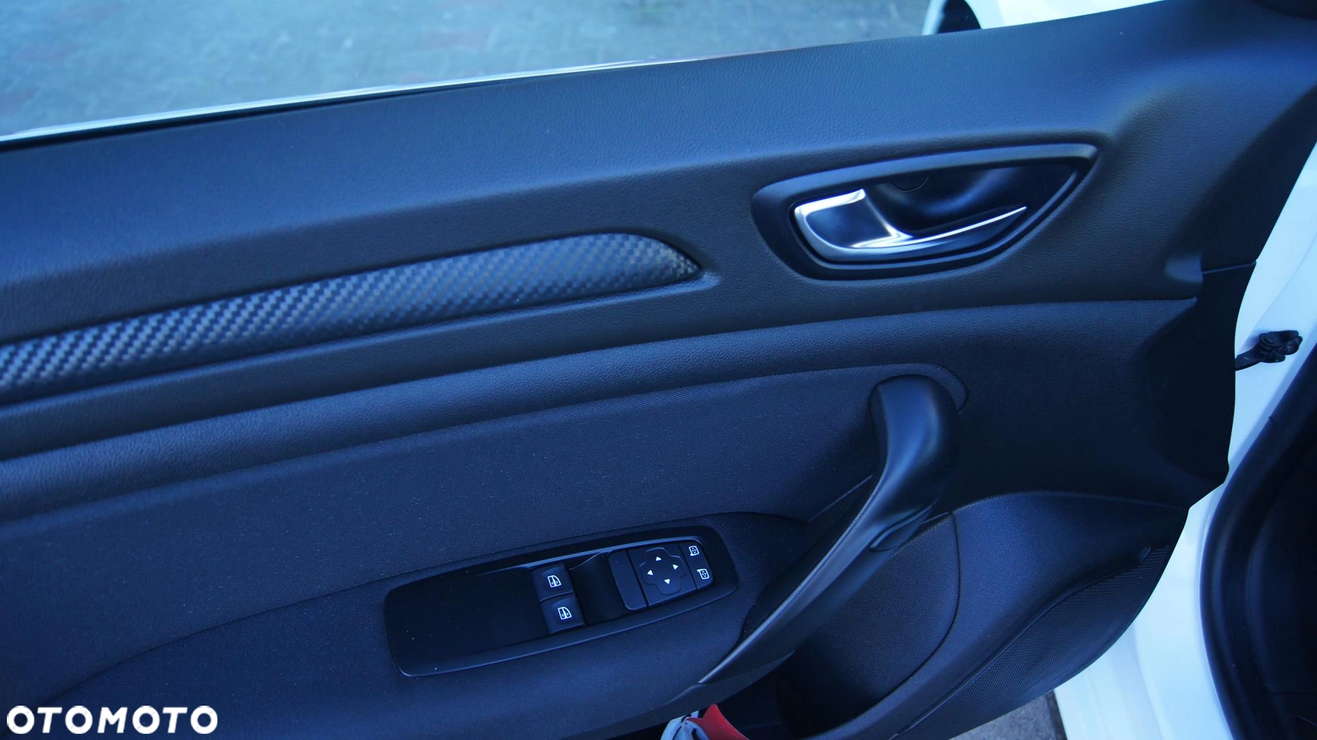 Renault Megane 1.2 Energy TCe Limited - obrazek 21