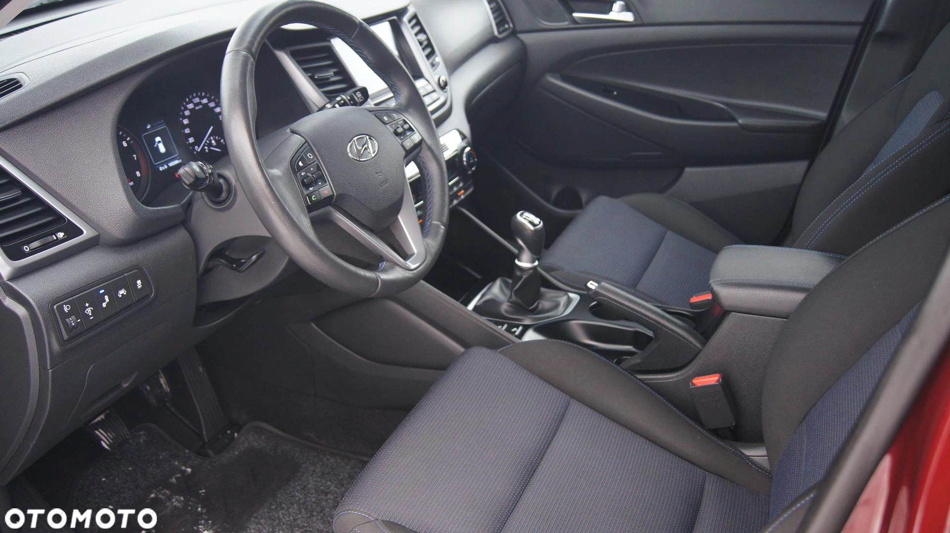 Hyundai Tucson 1.6 Turbo 4WD Premium - obrazek 7