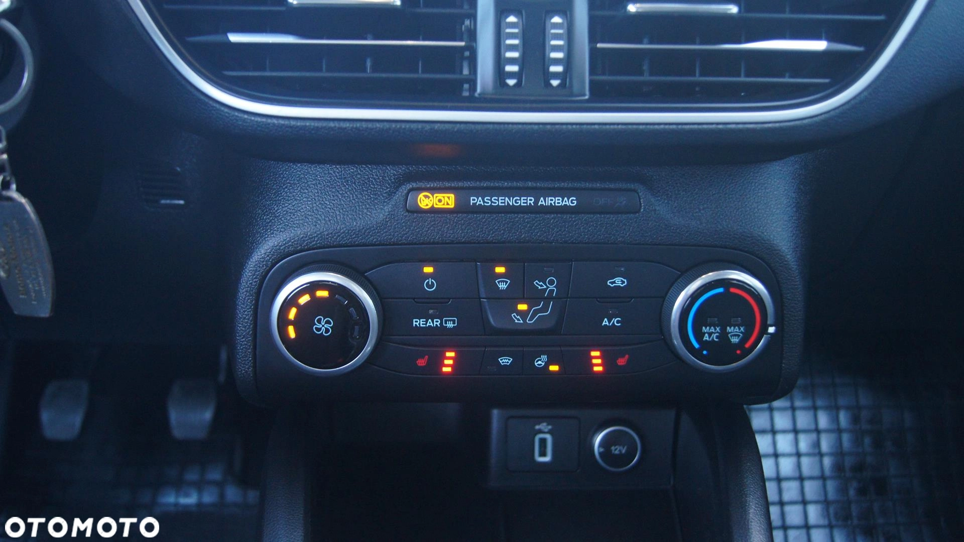 Ford Focus 1.5 EcoBlue Trend Edition Business - obrazek 11