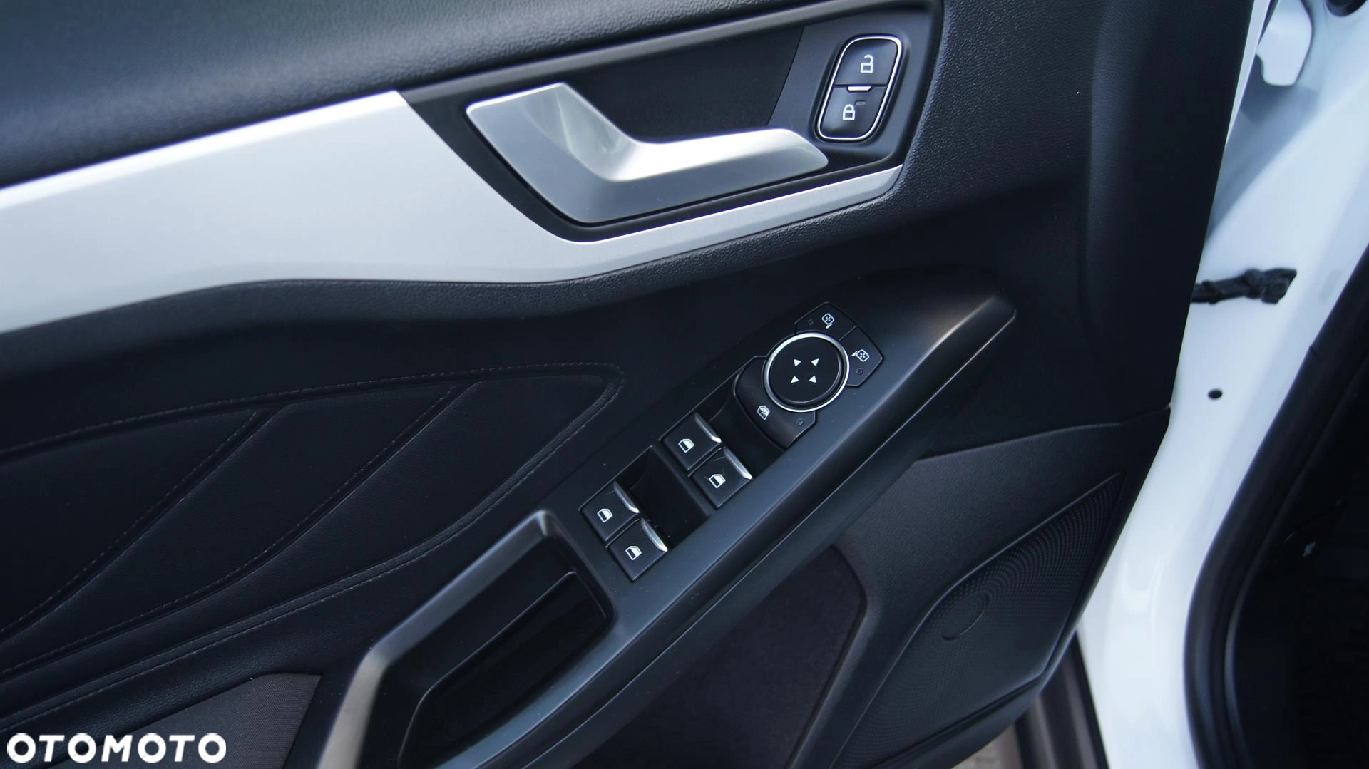 Ford Focus 1.5 EcoBlue Trend Edition Business - obrazek 12