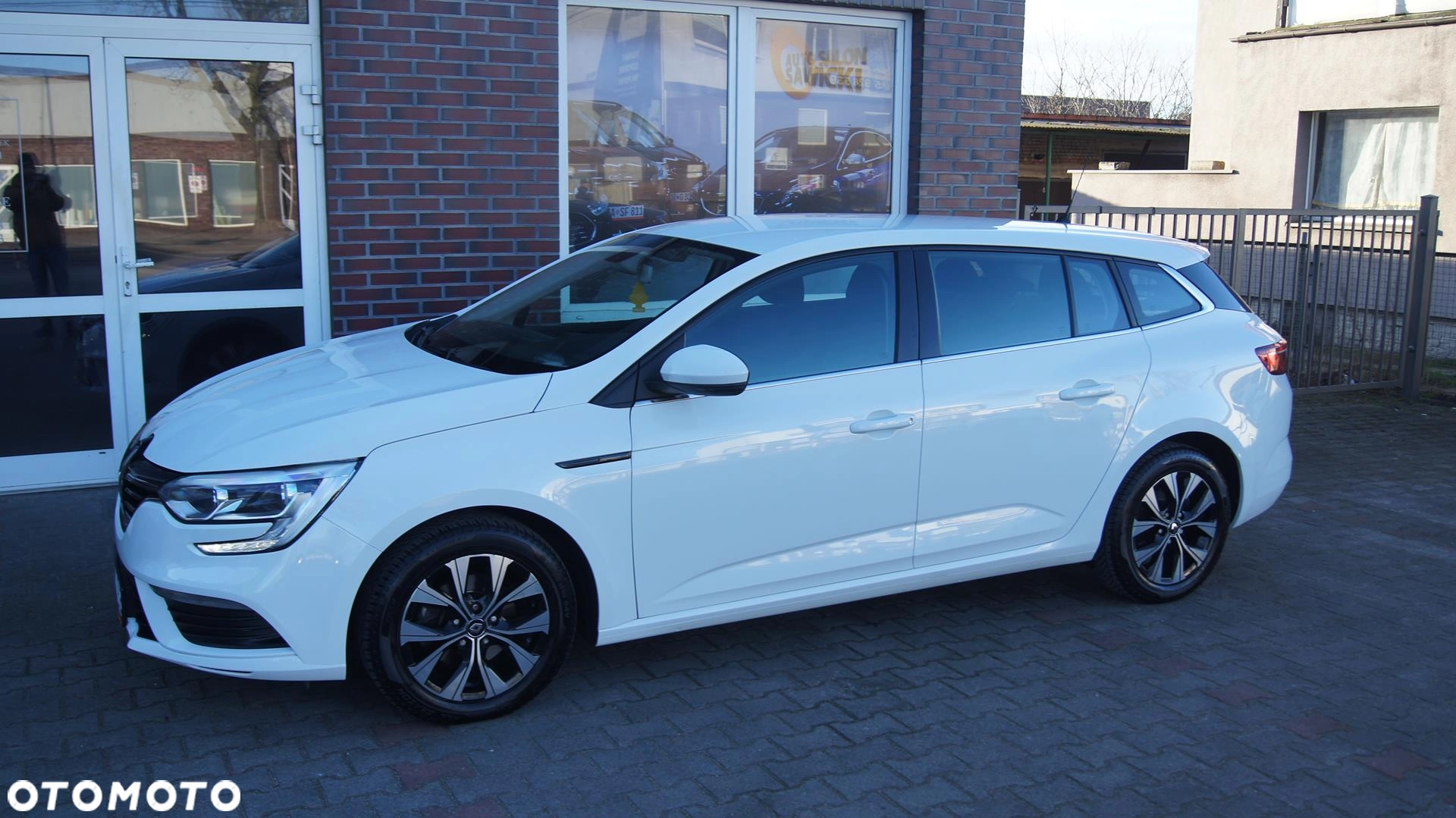 Renault Megane 1.2 Energy TCe Limited - obrazek 16