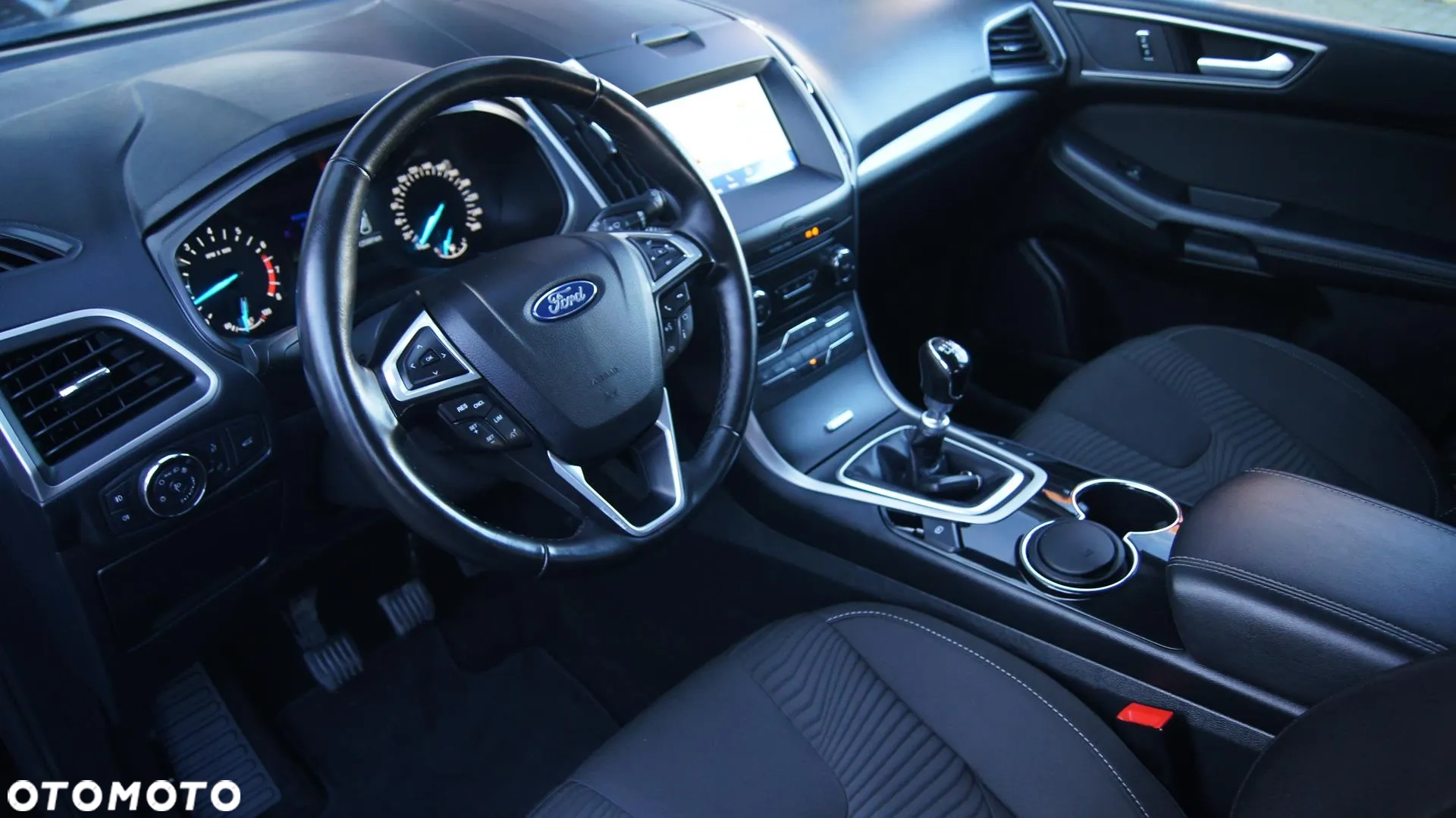 Ford S-Max 1.5 EcoBoost Titanium 2019 rok - obrazek 24