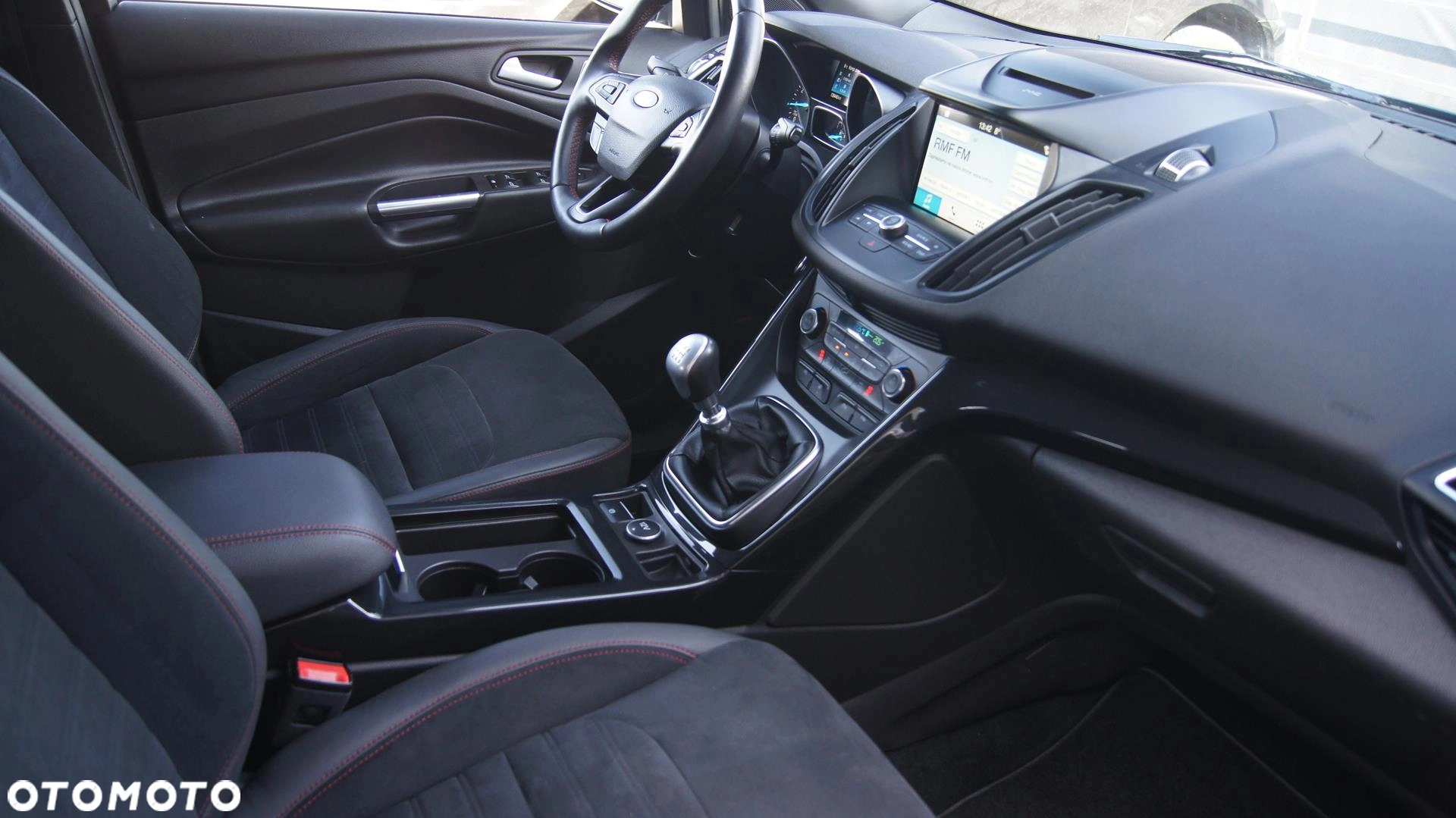 Ford Kuga 1.5 ST-Line - obrazek 9