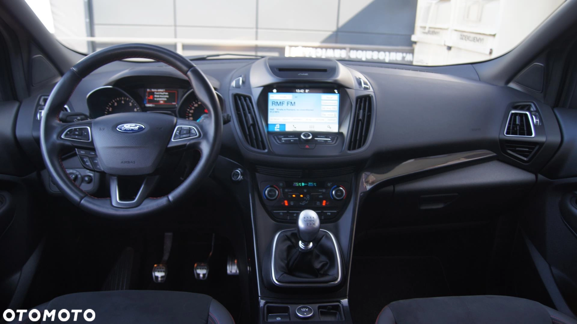 Ford Kuga 1.5 ST-Line - obrazek 12
