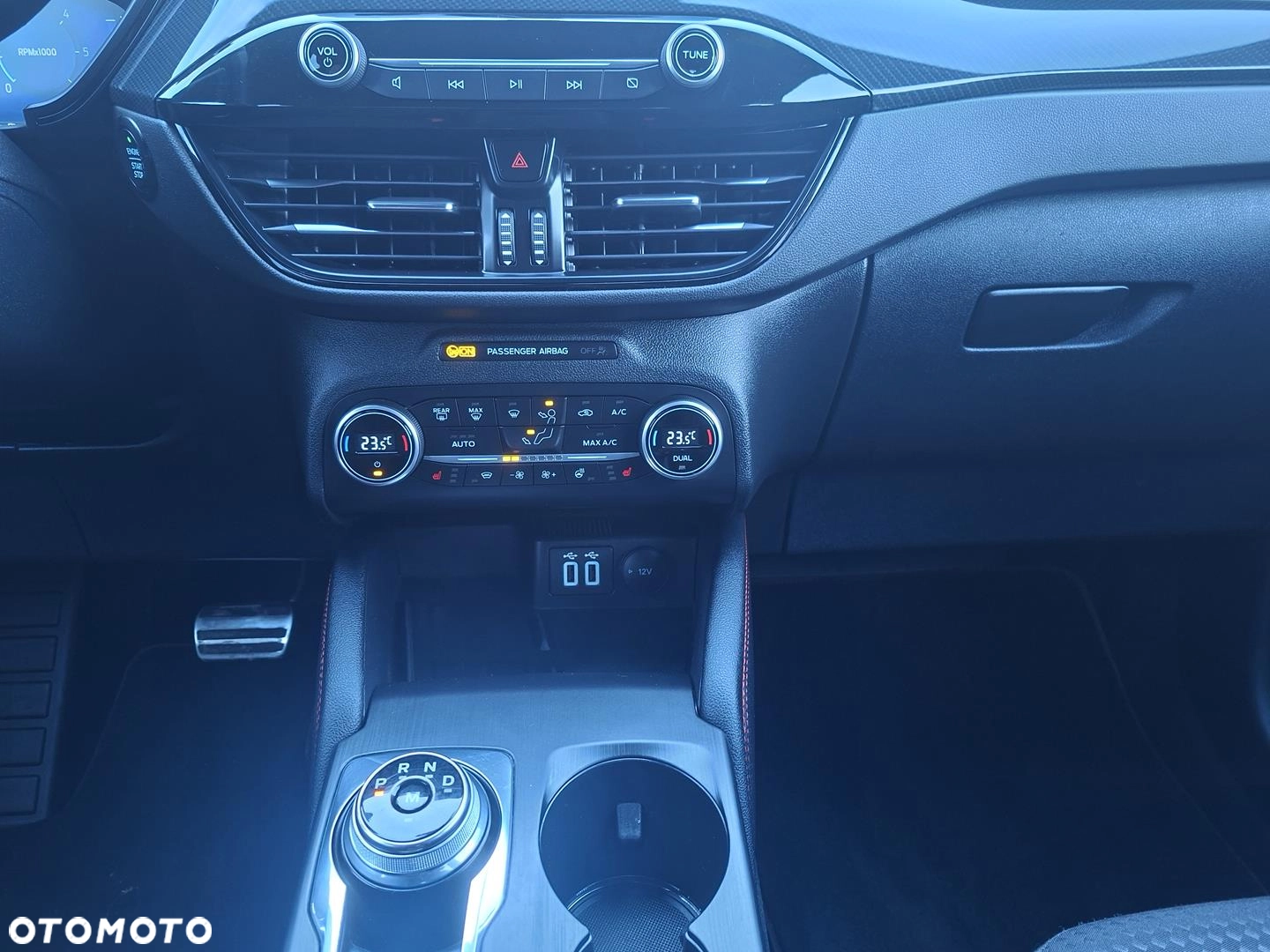 Ford Kuga 2.0 EcoBlue AWD ST-Line - obrazek 9