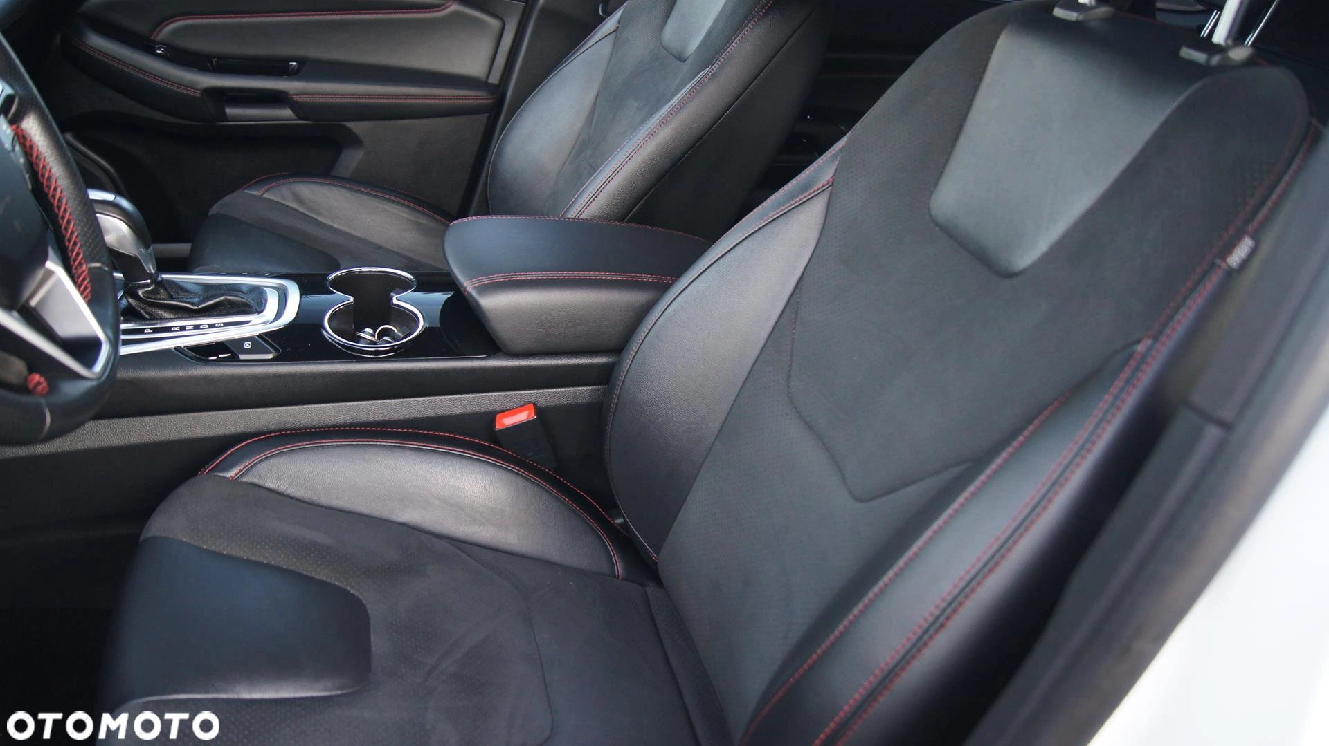 Ford S-Max 2.0 TDCi Bi-Turbo ST-Line PowerShift - obrazek 25