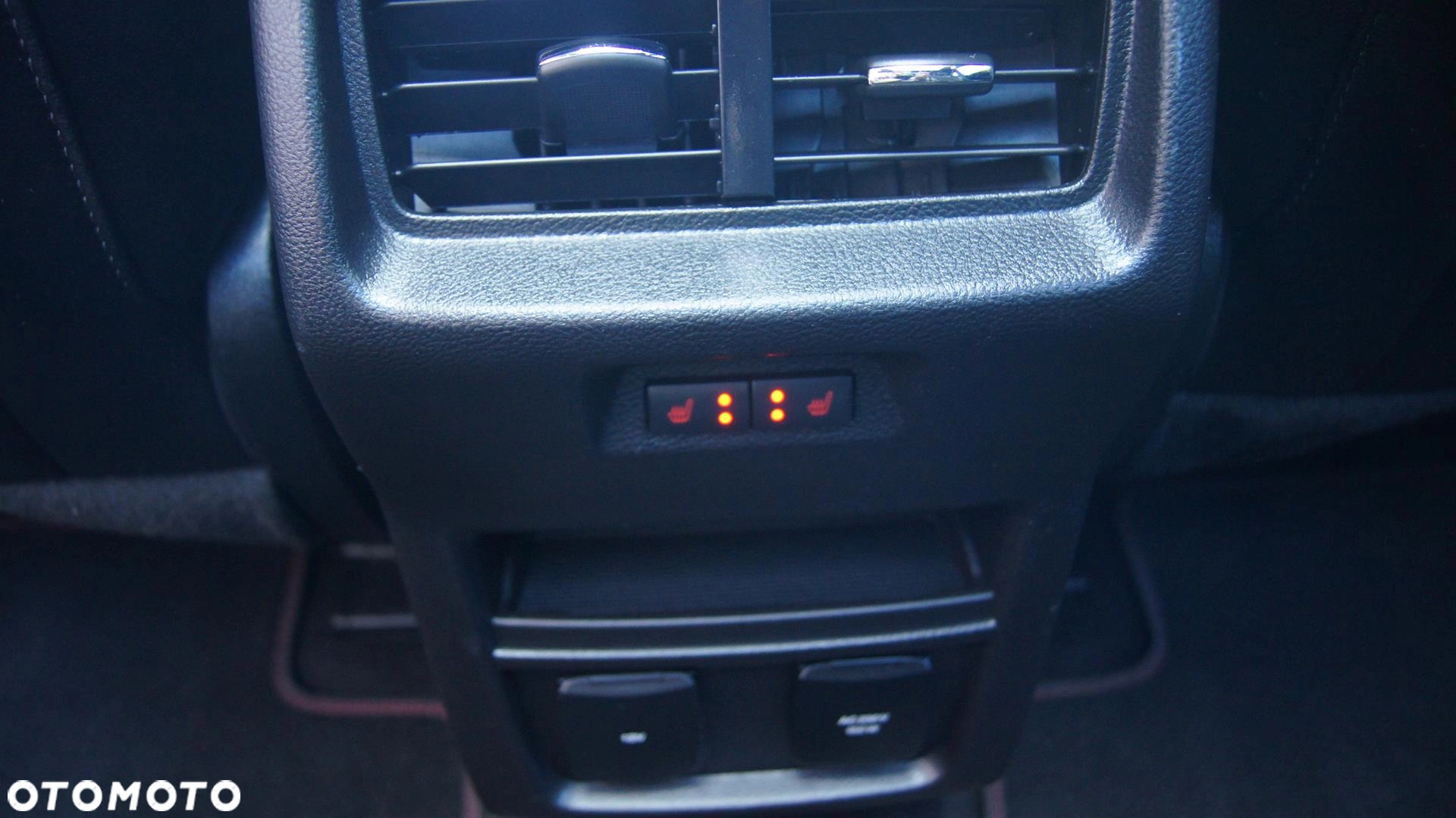 Ford Edge 2.0 EcoBlue Twin-Turbo 4WD ST-Line - obrazek 30