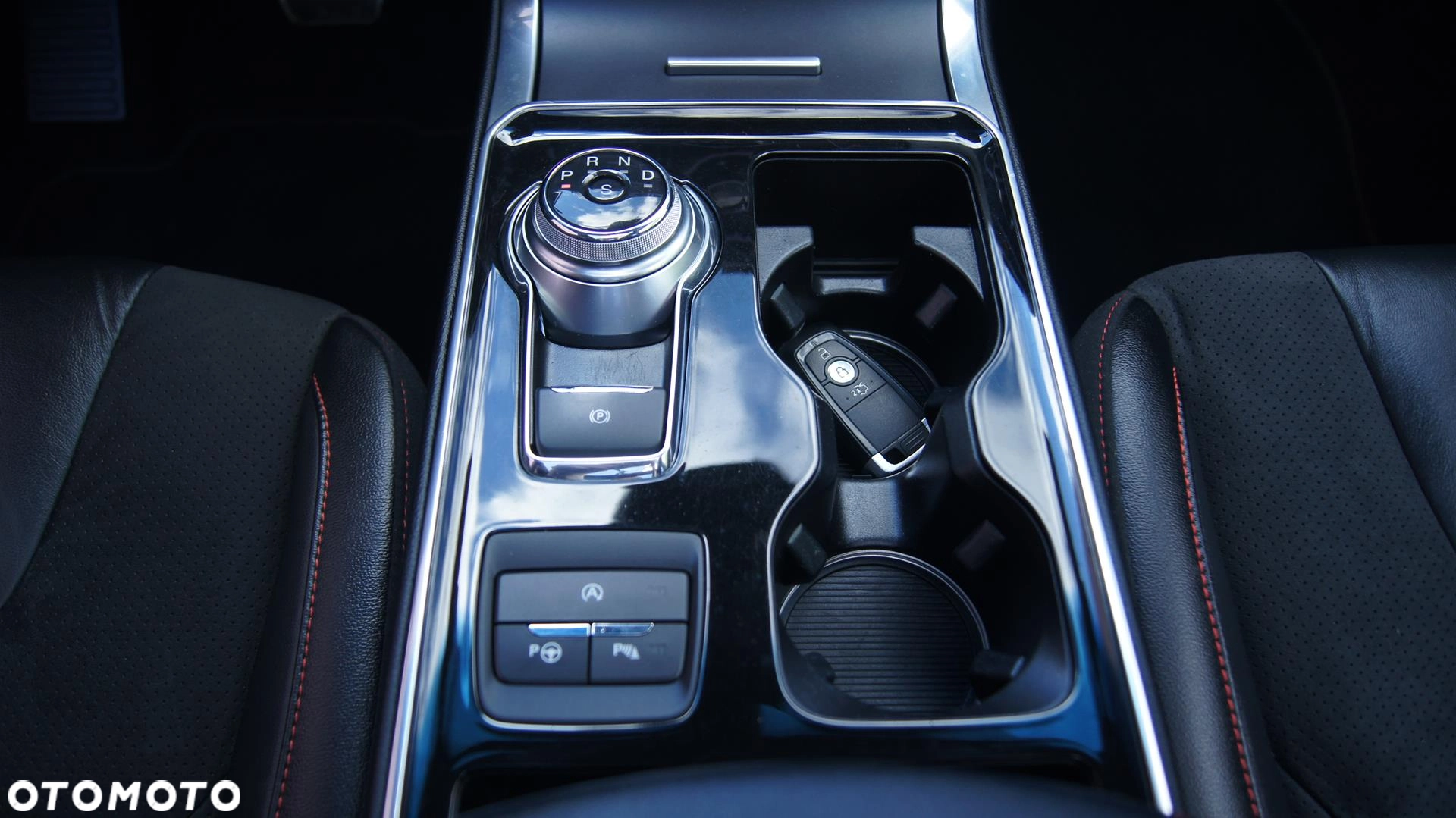 Ford Edge 2.0 EcoBlue Twin-Turbo 4WD ST-Line - obrazek 5